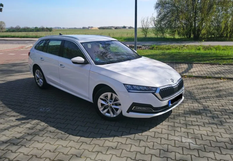 Octavia IV combi