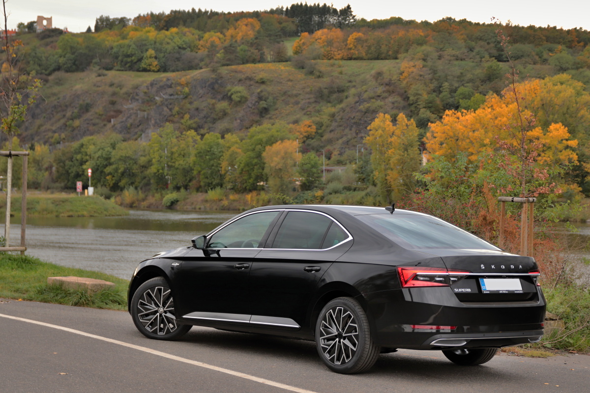 2019-skoda-superb-facelift- (13) 2019-skoda-superb-facelift- (13)