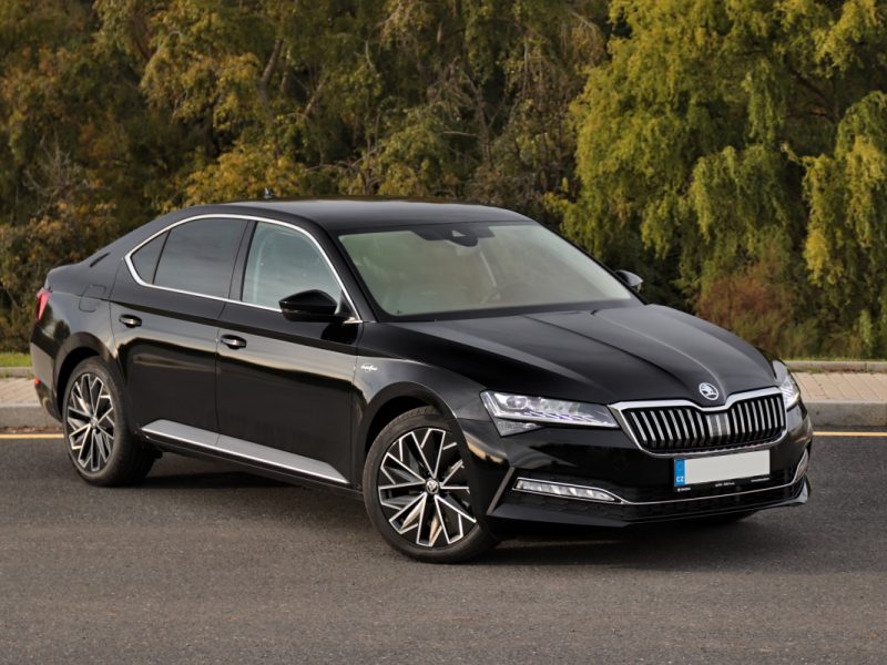 2019-skoda-superb-facelift- (23) 2019-skoda-superb-facelift- (23)