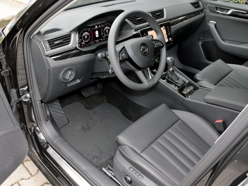 2019-skoda-superb-facelift- (29) 2019-skoda-superb-facelift- (29)