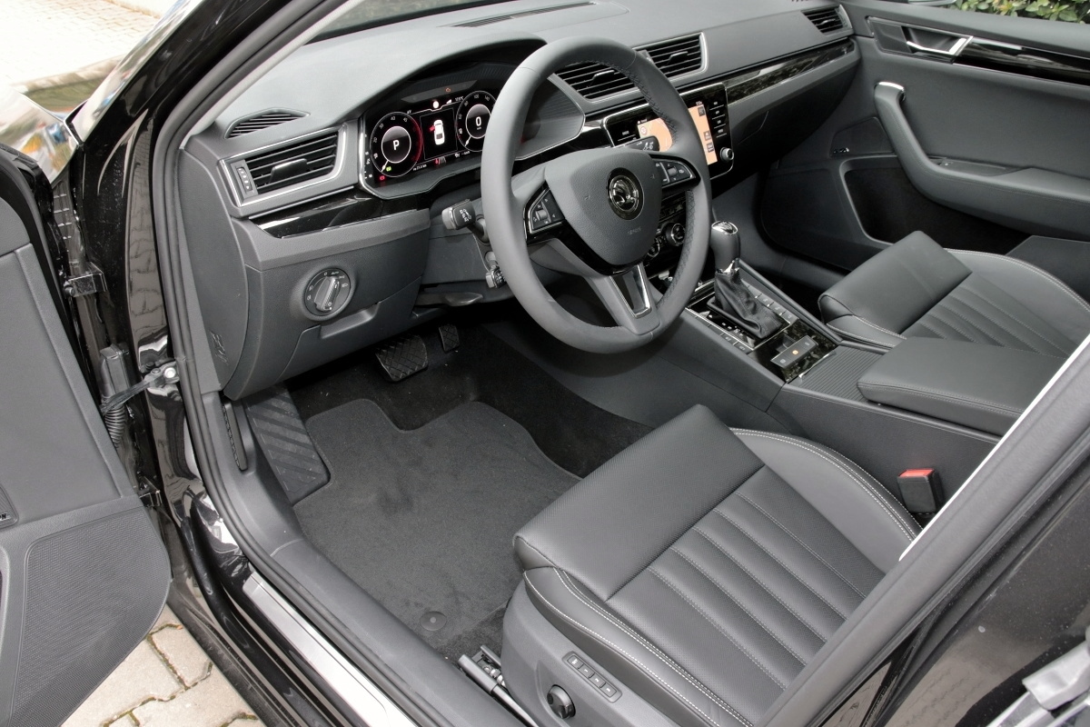 2019-skoda-superb-facelift- (29) 2019-skoda-superb-facelift- (29)